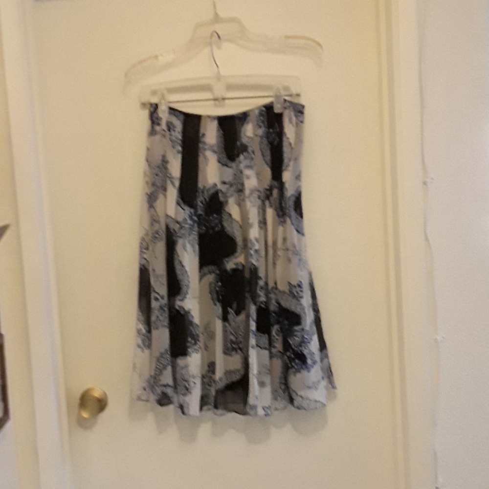 100% silk blue & white skirt